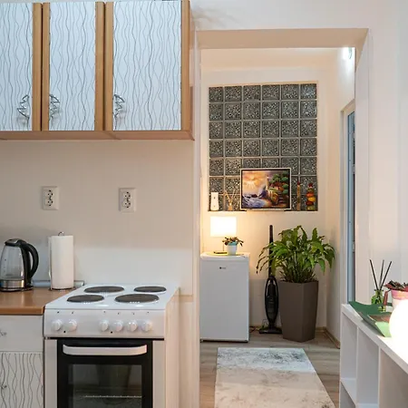 Gostinjska kuća Address