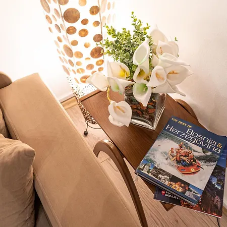 Address ゲストハウス 4*